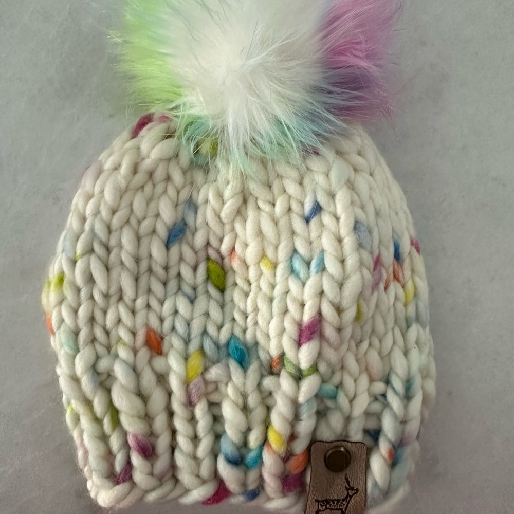 🩷 Beanie Multicolor Pom Knit Hat